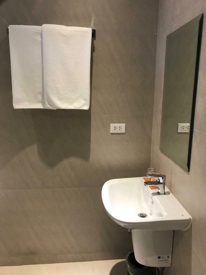 Maxx Hotel Ortigas Pasig City Zewnętrze zdjęcie